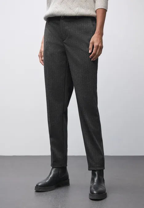 Chino im Casual Fit Black