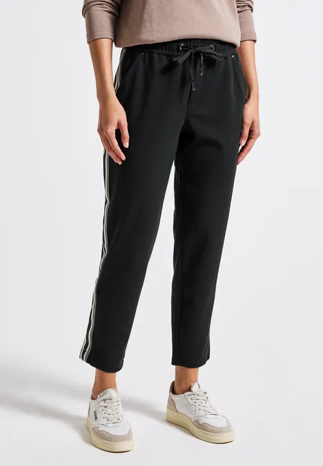 Loose Fit Hose mit Tape Black