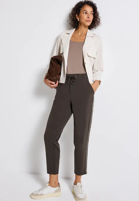 Loose Fit Hose mit Tape deep roast brown