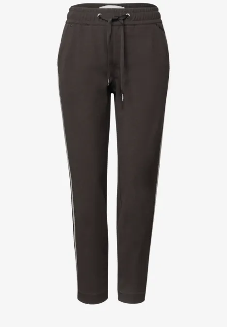 Loose Fit Hose mit Tape deep roast brown