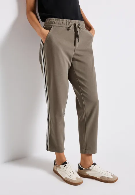 Loose Fit Hose mit Tape bark brown