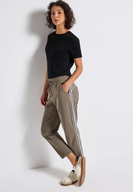 Loose Fit Hose mit Tape bark brown