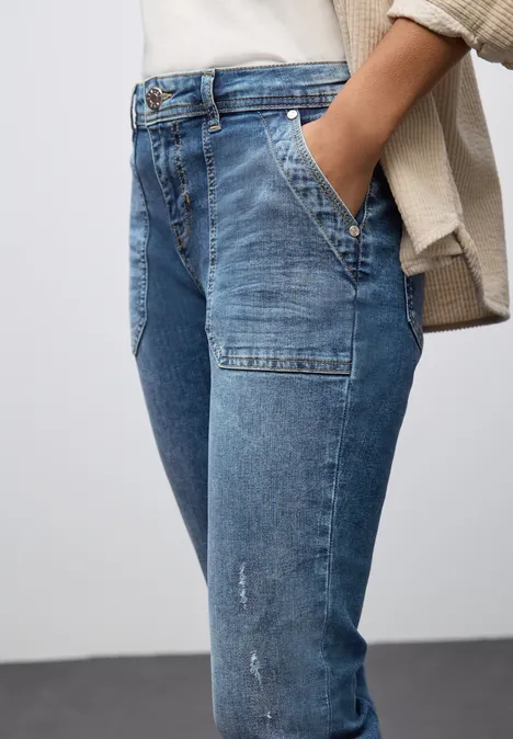 Jeans mit Destroyed Details Medium Blue Destroy washed