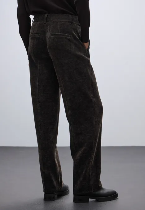 Straight Leg Cordhose darkest brown