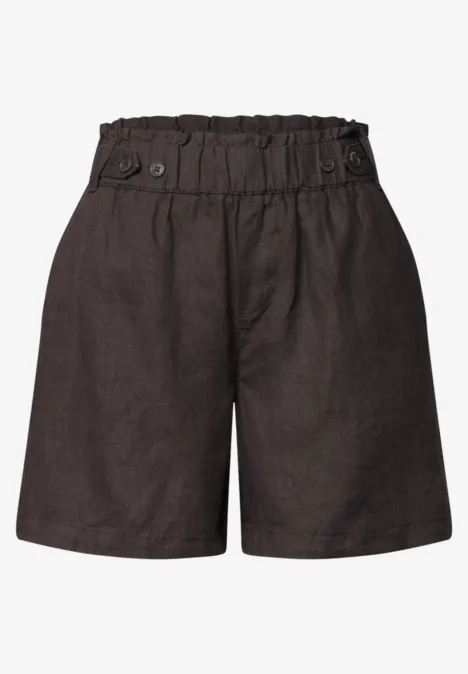 Schwarze, hochgeschnittene Leinen-Shorts mit elastischem Bund und Knopfdetails.