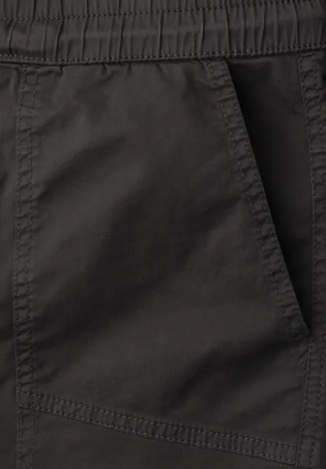 Slim Leg Hose in Papertouch-Qualität deep earth Schlichte schwarze Hose mit Gummibund und seitlicher Einkriffstasche.