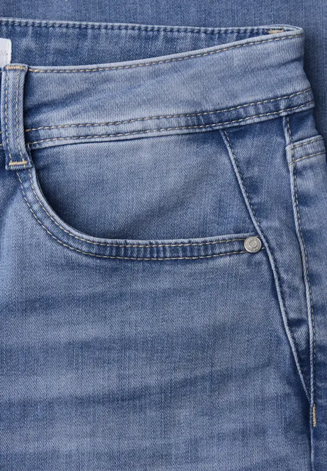 Straight Leg Jeans Light Blue Wash