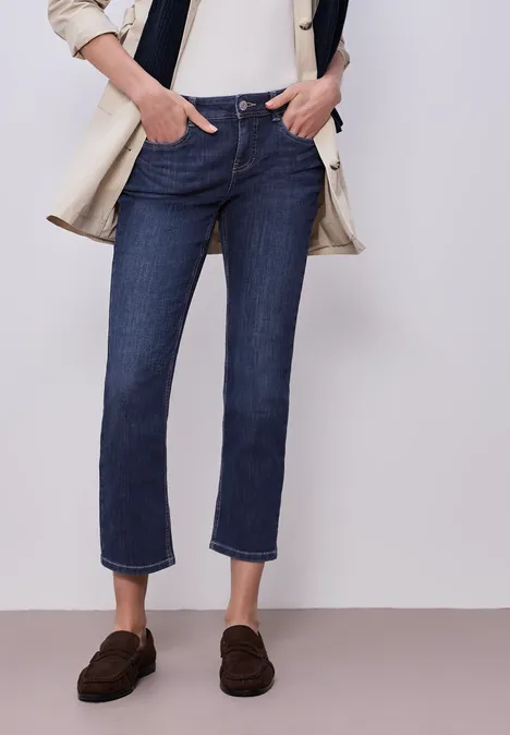 Straight Leg Jeans Dark Blue Wash Straight Leg Jeans Dark Blue Wash
