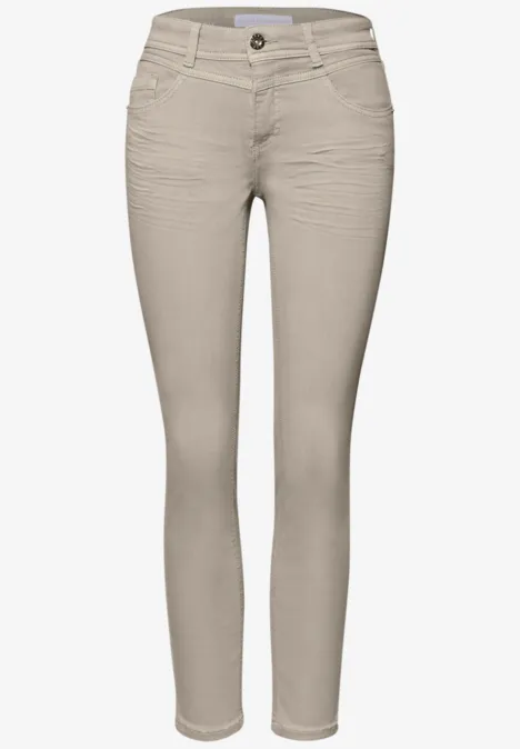 Mid Waist Slim Legs jeans in casual fit Beige Washed
