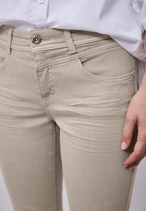 Mid Waist Slim Legs jeans in casual fit Beige Washed