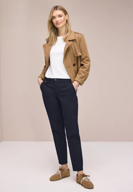 Chino im Casual Fit in softer Qualität deep blue