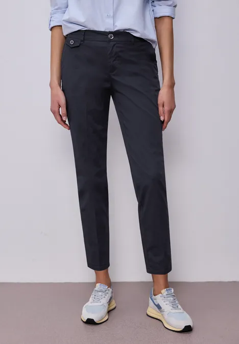 Chino im Casual Fit in softer Qualität deep blue