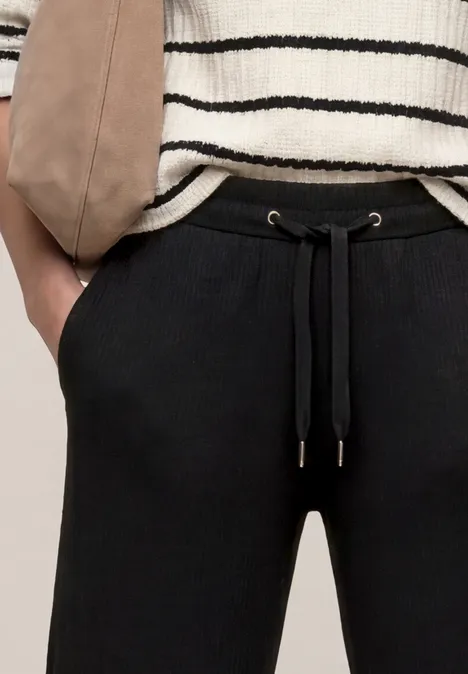 High Waist broek met wijde pijpen in casual pasvorm Black