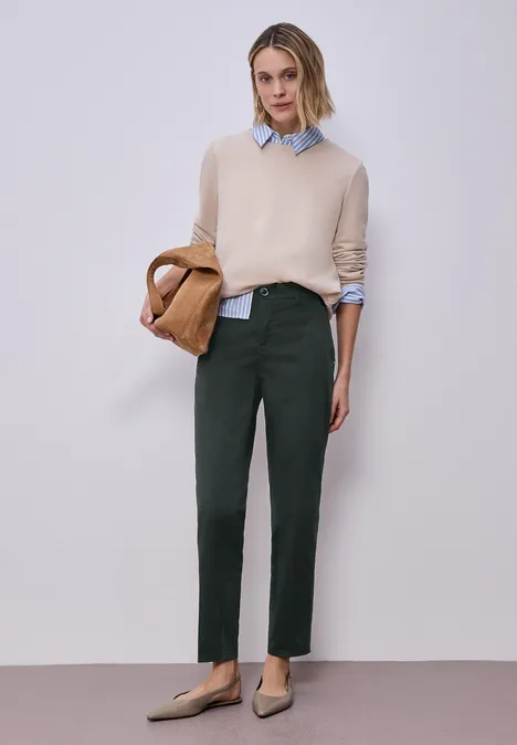 Chino im Casual Fit in softer Qualität pine grove green