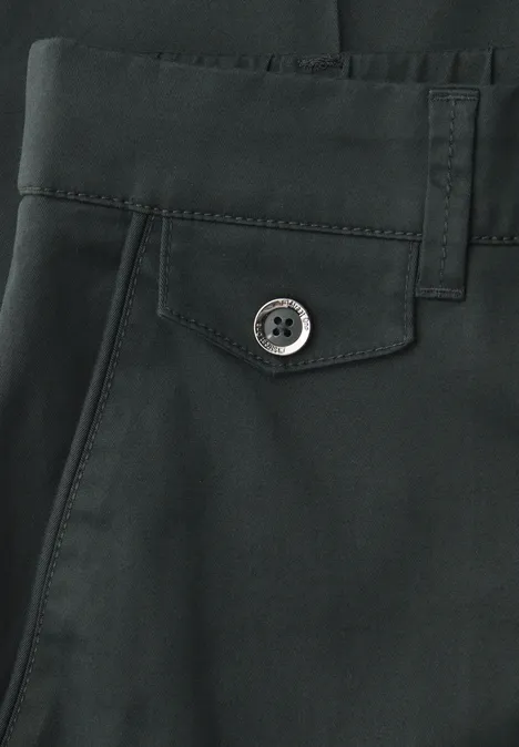 Chino im Casual Fit in softer Qualität pine grove green