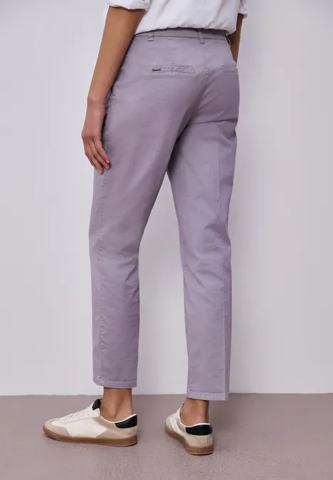 Chino im Casual Fit in softer Qualität faded violet