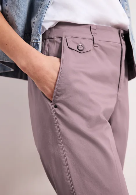 Chino im Casual Fit in softer Qualität dusty berry