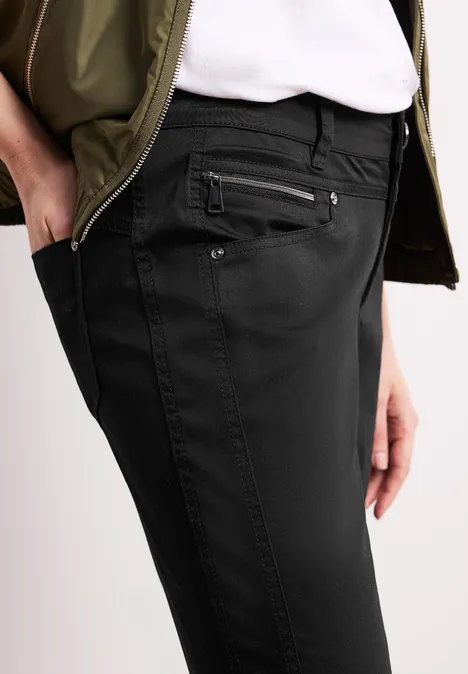 Mid Waist Slim Leg Hose im Satin-Look Black