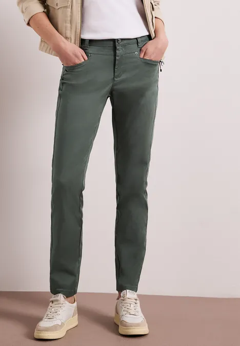 Mid Waist Slim Legs broek in satijnlook cilantro green