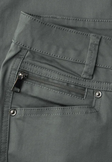 Mid Waist Slim Legs broek in satijnlook cilantro green