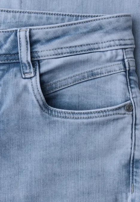 Mid Waist Slim Legs jeans in Slim Fit light blue random wash