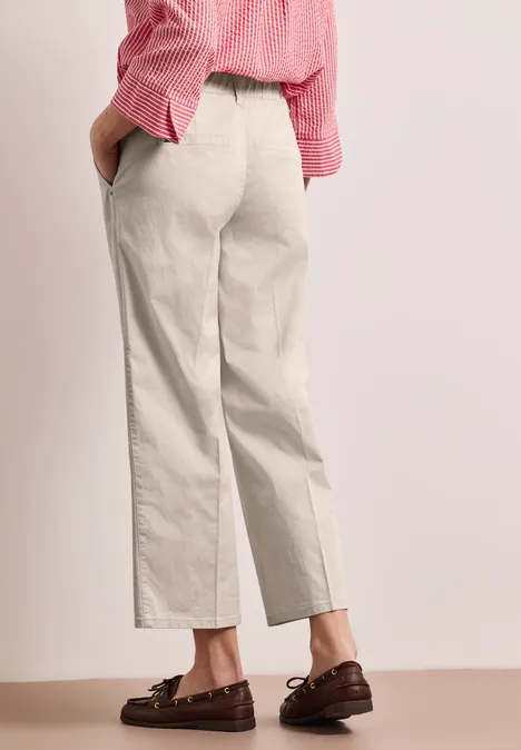 Straight Legs in een casual pasvorm silkstone white