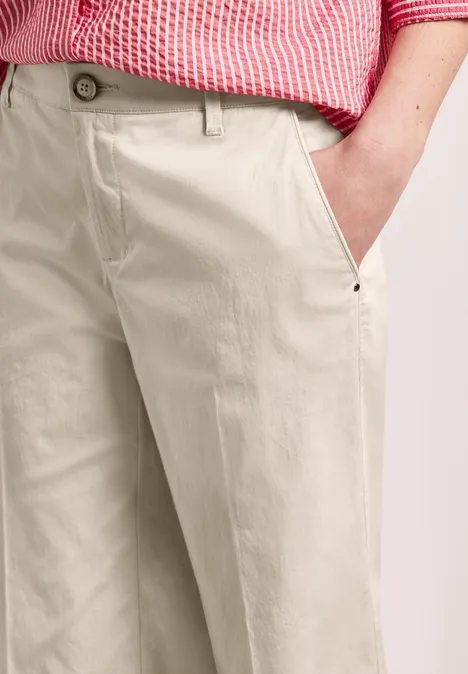 Straight Legs in een casual pasvorm silkstone white