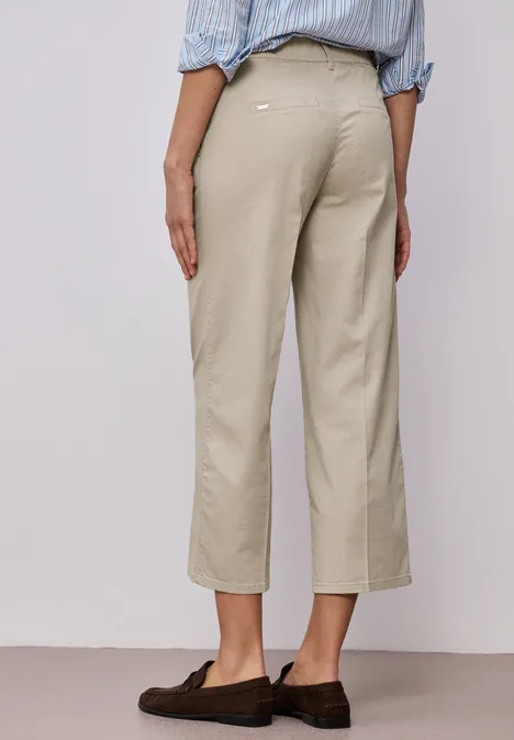 Straight Legs chino's in een casual pasvorm cobble stone