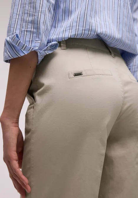 Straight Legs chino's in een casual pasvorm cobble stone