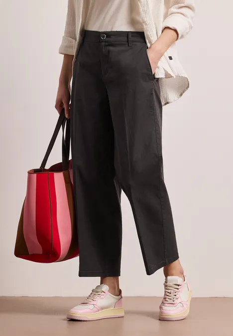 Straight Legs chino's in een casual pasvorm deep earth