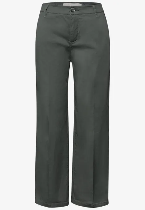 Straight Legs chino's in een casual pasvorm cilantro green