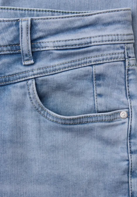 Mid Waist Slim Leg Jeans mit Turn-Up light blue random wash