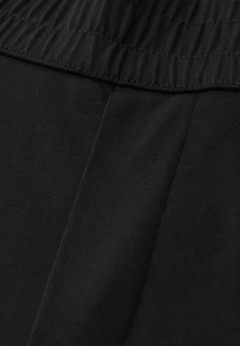 Mid Waist Slim Leg Hose im Loose Fit Black Mid Waist Slim Leg Hose im Loose Fit Black