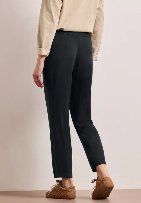 Mid Waist Slim Legs broek in Loose Fit pine grove green