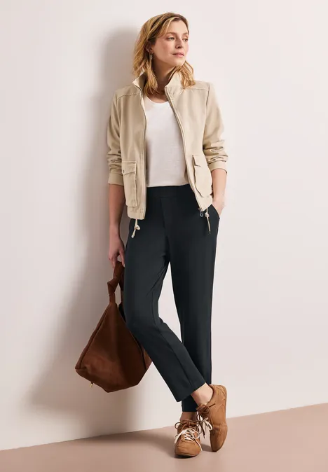 Mid Waist Slim Legs broek in Loose Fit pine grove green