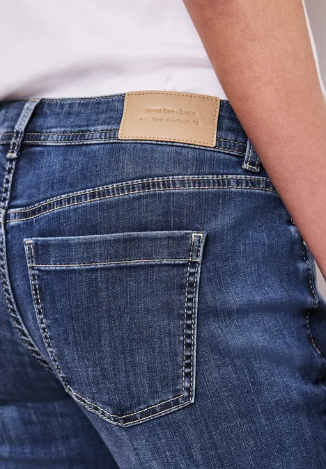 Low Waist Slim Legs jeans in casual fit authentic dark blue wash Low Waist Slim Legs jeans in casual fit authentic dark blue wash