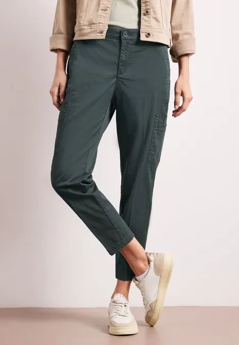 Chino's met Slim Legs en cargo-stijl zakken cilantro green