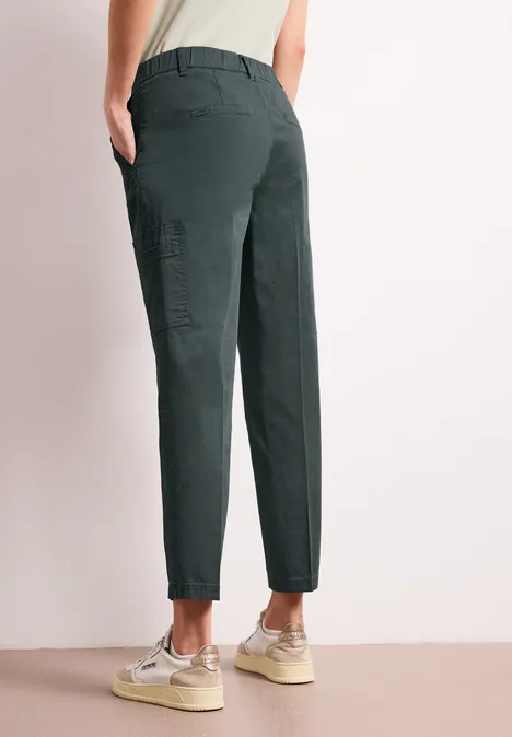 Chino's met Slim Legs en cargo-stijl zakken cilantro green