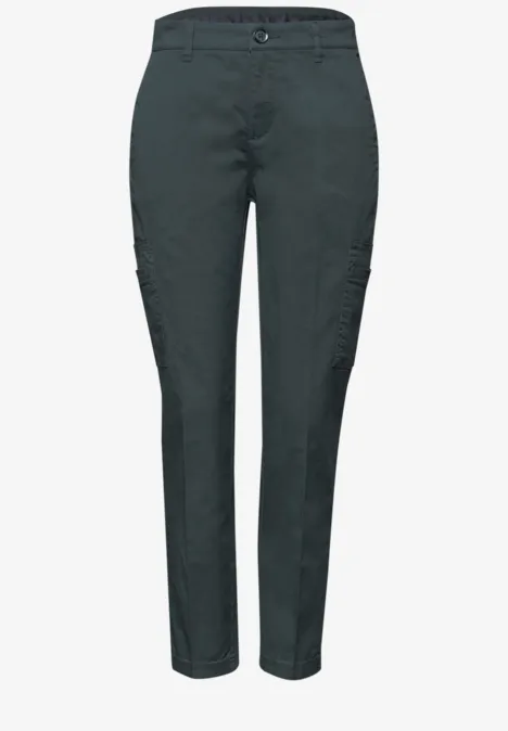 Chino's met Slim Legs en cargo-stijl zakken cilantro green