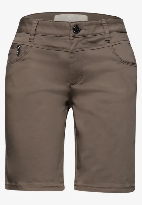 Braune knielange Damen-Bermuda-Shorts mit Knopfverschluss und Taschen