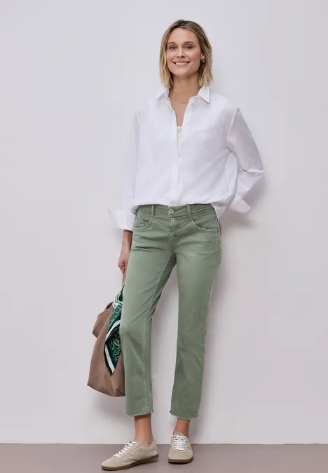 Jeans Straight Legs avec ourlet frangé Sage Green Washed