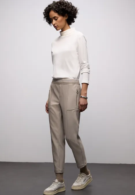 Broek met smalle pijpen light terra mocha Broek met smalle pijpen light terra mocha