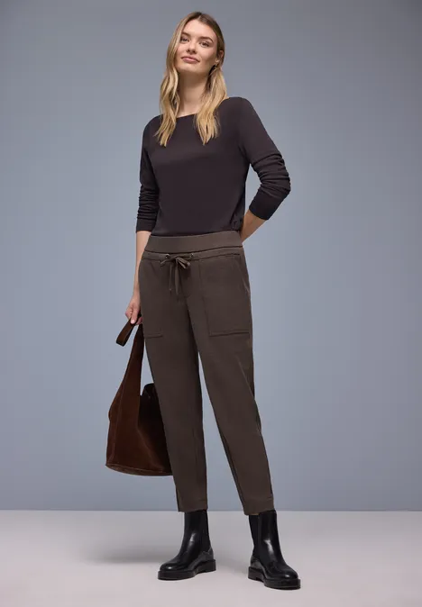 Broek met smalle pijpen molten earth Broek met smalle pijpen molten earth