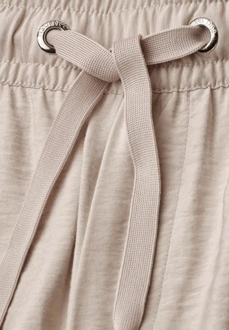 Pantalon taupe avec cordon de serrage à la taille
