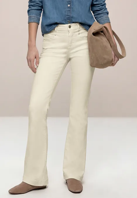 High Waist Bootcut Jeans im Slim Fit Ecru Washed High Waist Bootcut Jeans im Slim Fit Ecru Washed