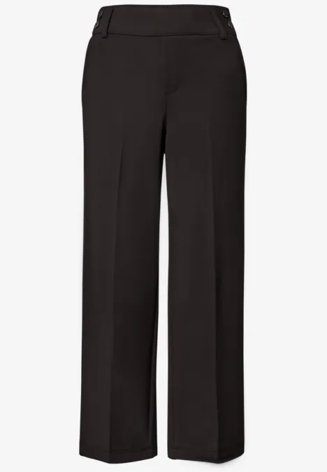 Schwarze, gerade geschnittene Damenhose mit hohem Bund und eleganter Linienführung.