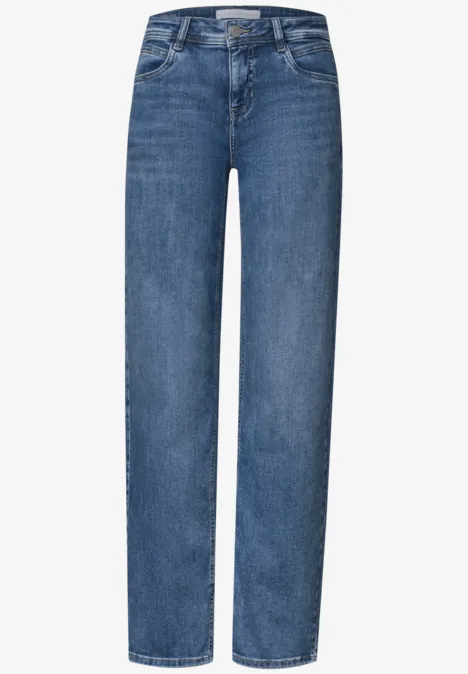 Jeans in geradem Schnitt, mittleres Blau, mit Taschen und Gürtelschlaufen.