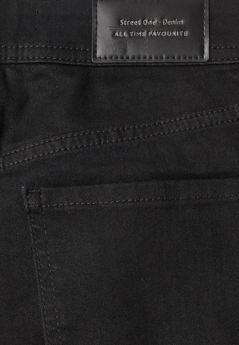 Mid Waist Wide Leg Jeans im Loose Fit Black Clean Washed Schwarze Jeans mit Lederetikett 'Street Code All Time Favourite' hinten