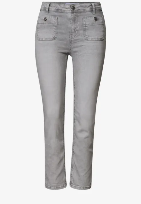 Graue High-Waist-Jeans mit geradem Schnitt und Knopf-Details an der Taille.