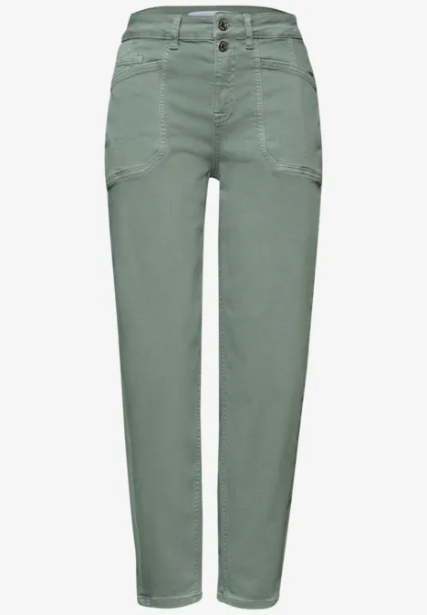 Pantalon femme taille haute kaki avec coupe droite, poches latérales et fermeture à deux boutons à la taille.